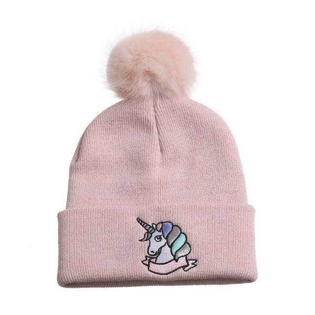 Bonnet Licorne Broderie Avec Pompons Fourrure Rose - Une Licorne